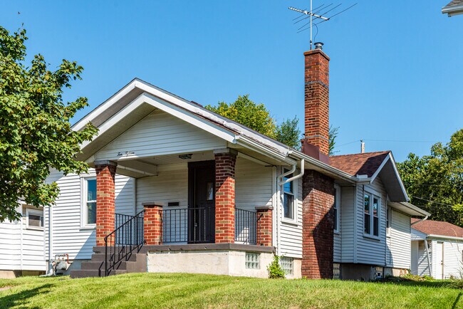 Foto del edificio - 1015 Woodley Rd