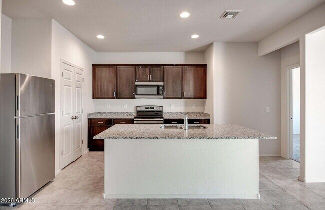 Building Photo - 18091 N Presley Ln