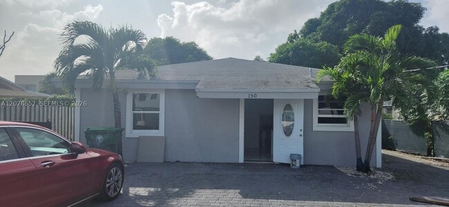 Building Photo - 150 NW 17th Ct