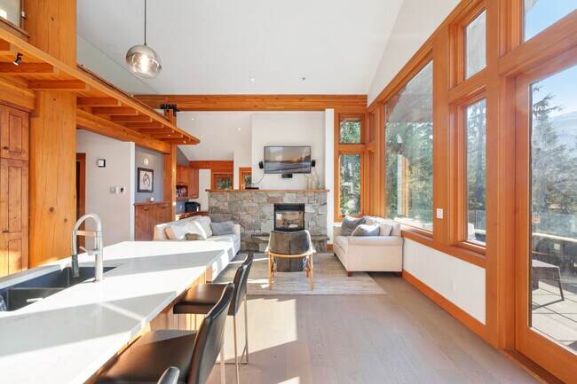 Photo du bâtiment - 5138 Raven Ln