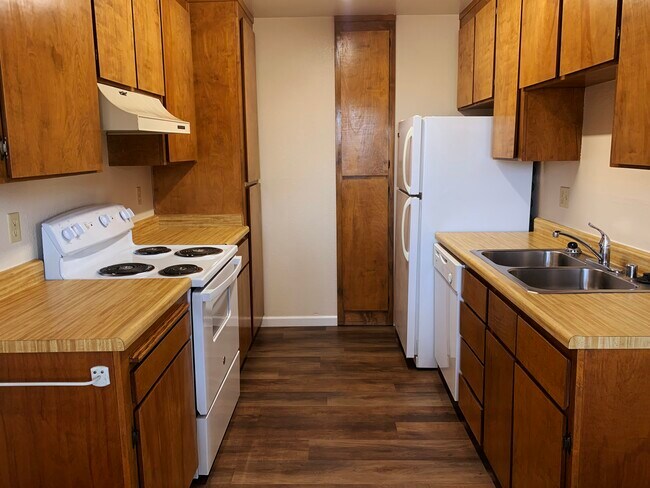 Foto del edificio - 1521 Highland Dr