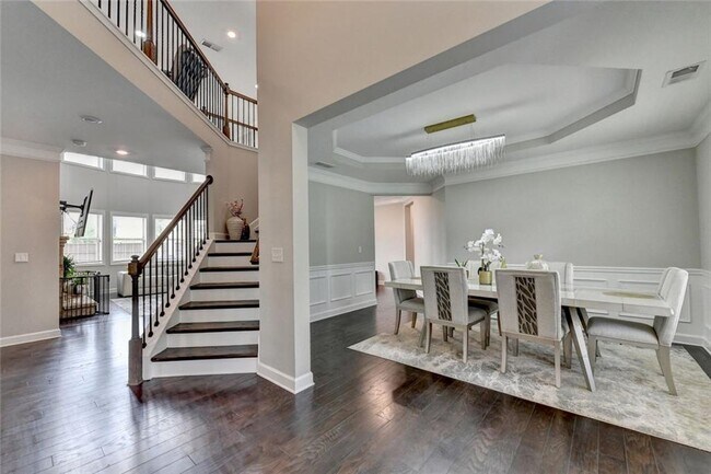 Building Photo - 6035 Ashborough Park