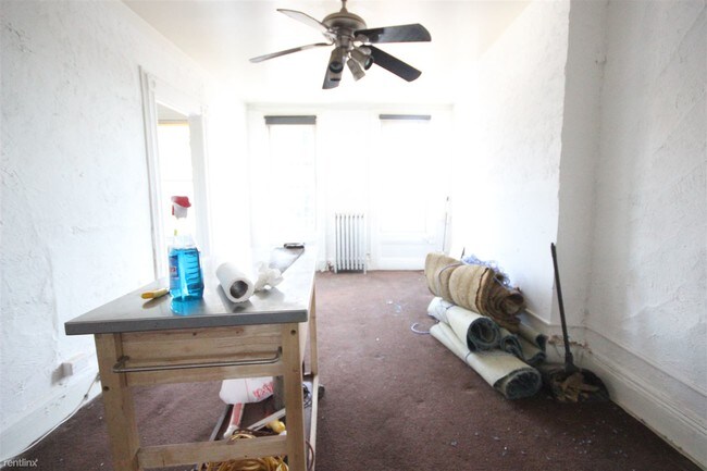 Building Photo - 184 Covert St