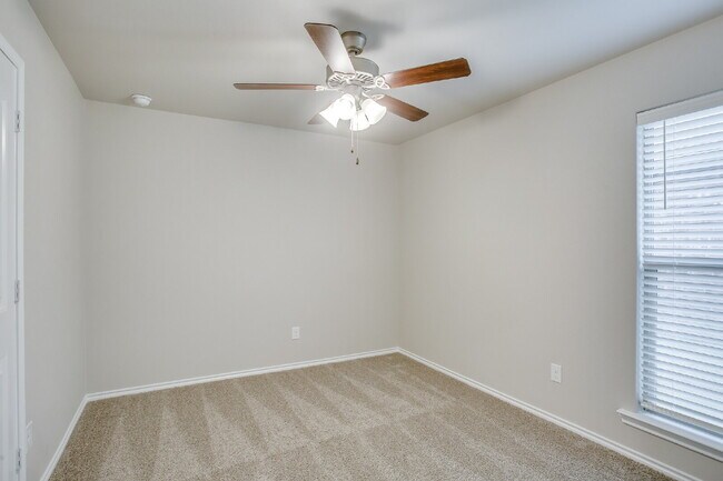 Building Photo - Beautiful 3/2/2 in Bell Farms
