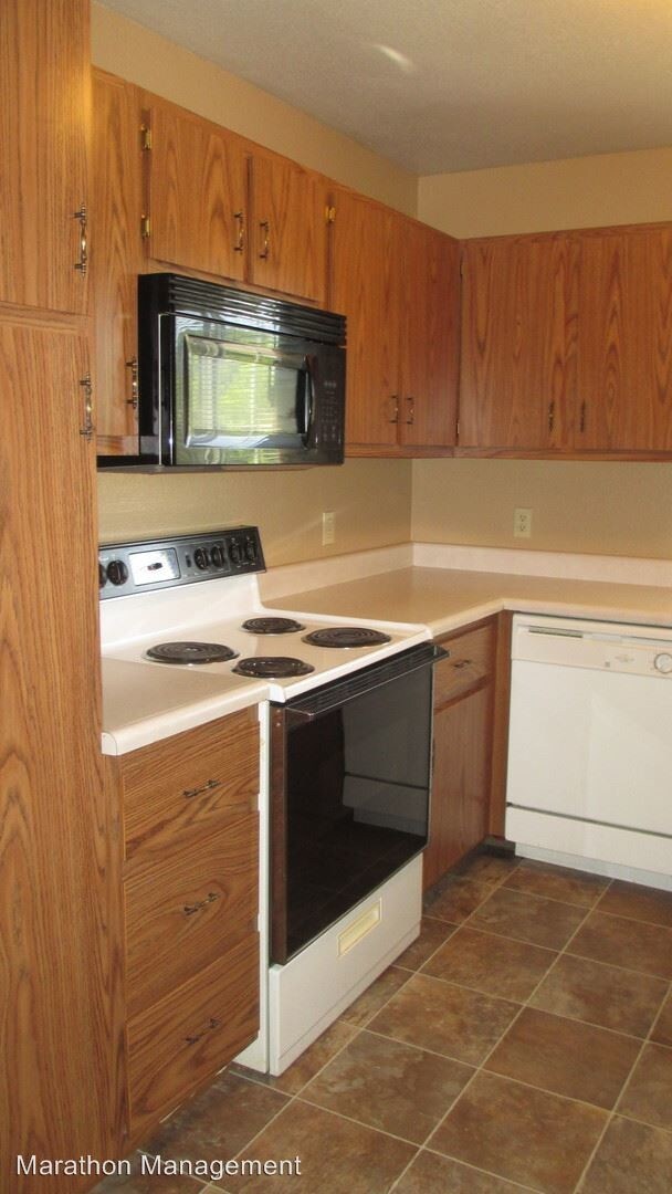 Building Photo - 4075 Lancaster Ln N