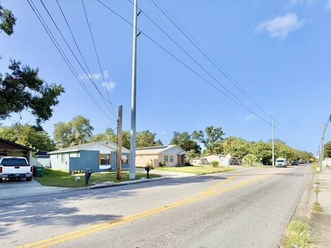 Foto del edificio - 2917 E Yukon St