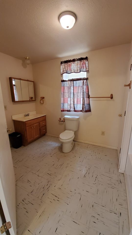 1006 Runnels St Unit C, Big Spring, TX 79720 Apartments in Big Spring