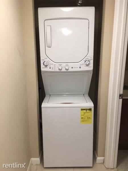 Building Photo - 1 br, 1 bath  - 450 Commodore Dr Apt 206