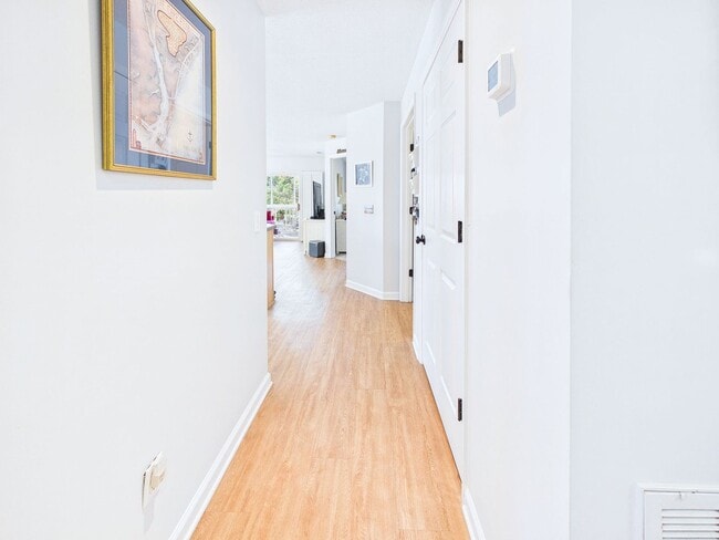 Building Photo - Furnished 2 bd/ 2 ba condo in St James Community!