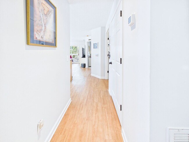 Foto del edificio - Furnished 2 bd/ 2 ba condo in St James Community!