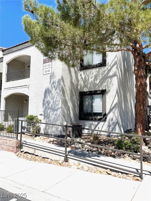 Primary Photo - 950 Seven Hills Dr