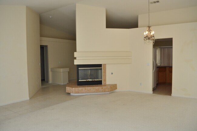 Building Photo - Lovely Single Story Home in Silverado Cany...