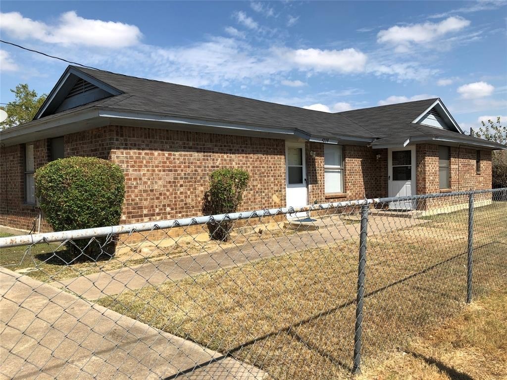 4209 Brookline Ave, Fort Worth, TX 76119 Townhouse for Rent in Fort Worth, TX