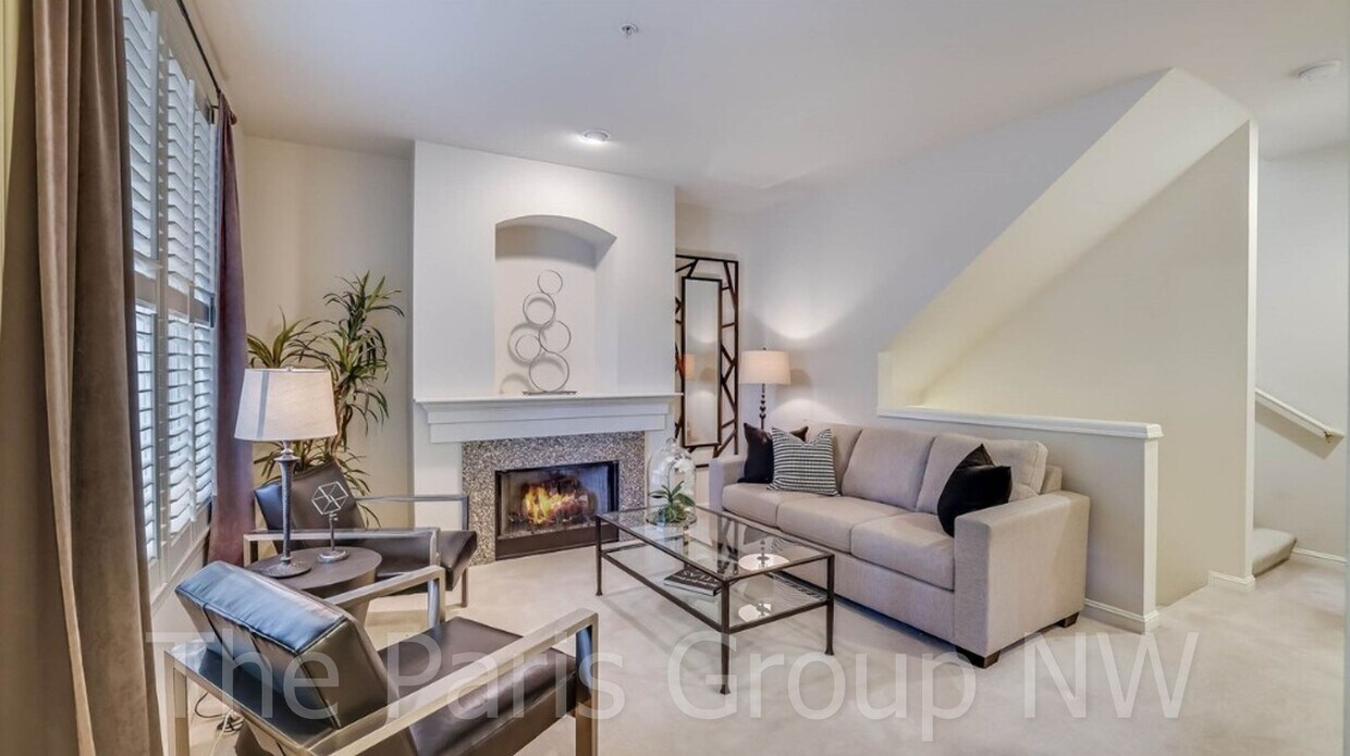 Foto principal - Exceptional Kirkland TH in Sought After Lo...