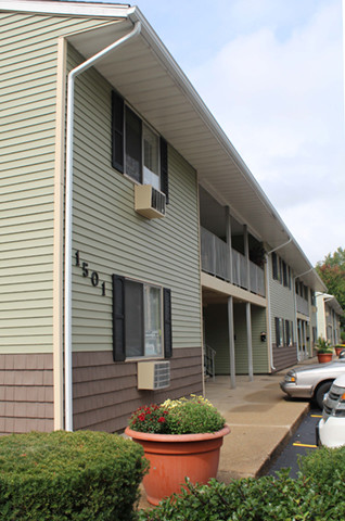 Building Photo - West Jefferson Apartments