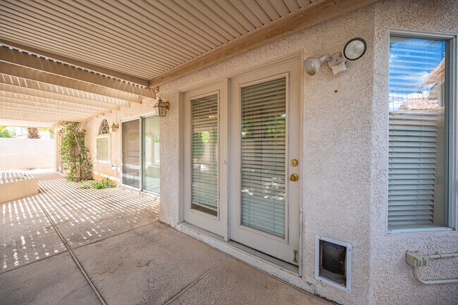 Foto del edificio - 8633 Copper Mountain Ave