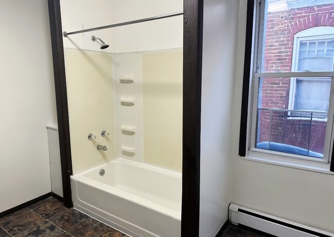 Foto del edificio - 118 S 2nd St