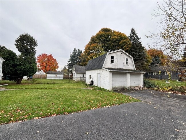 Building Photo - 111 Maltby St