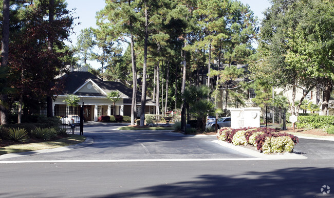 Building Photo - Summer House Hilton Head