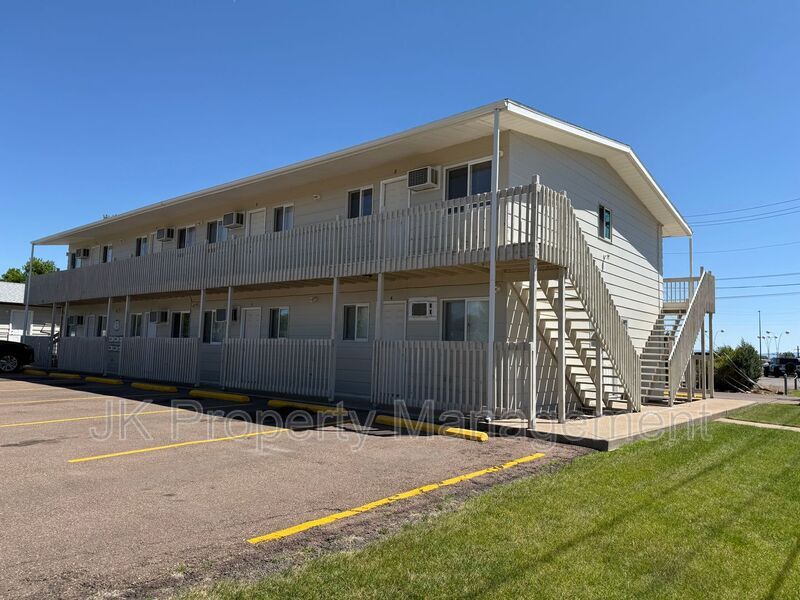 Primary Photo - 4000 Ella Ave