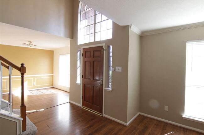 Foto del edificio - 7807 Braemar Crescent St