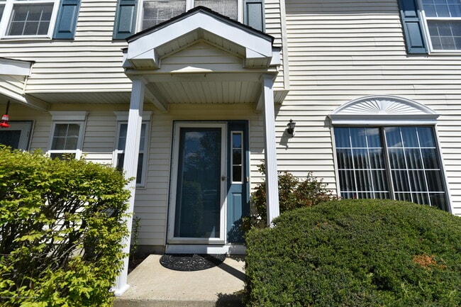 Building Photo - 709 Snowdrop Ct