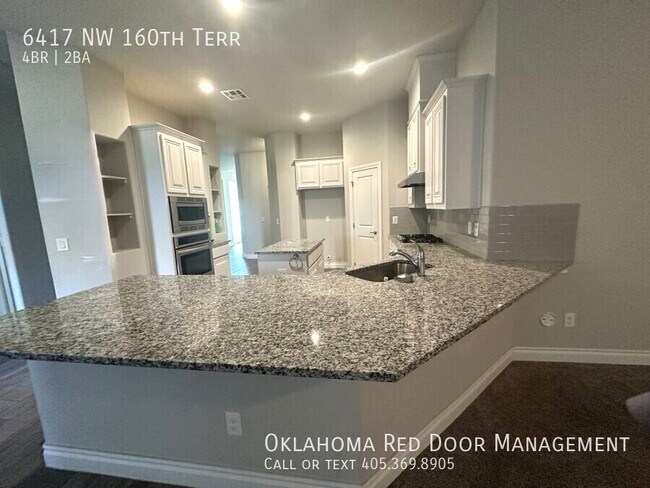 Foto del edificio - 6417 NW 160th Terrace