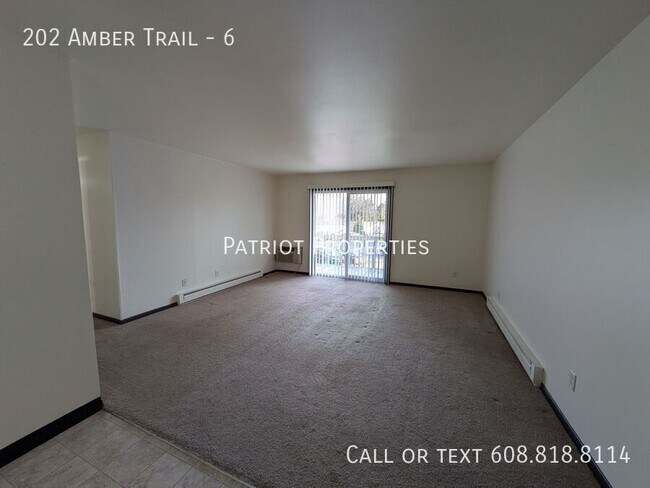 Foto del edificio - 2 bedroom/ 1 bath apartment in Sun Prairie...