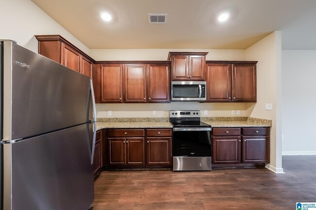 Building Photo - 519 Clover Cir