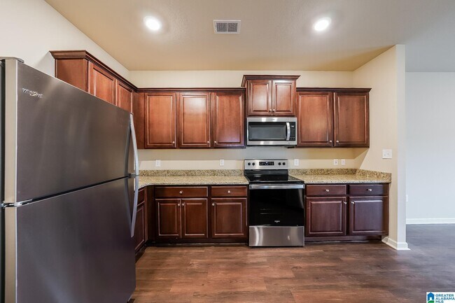 Foto del edificio - 519 Clover Cir