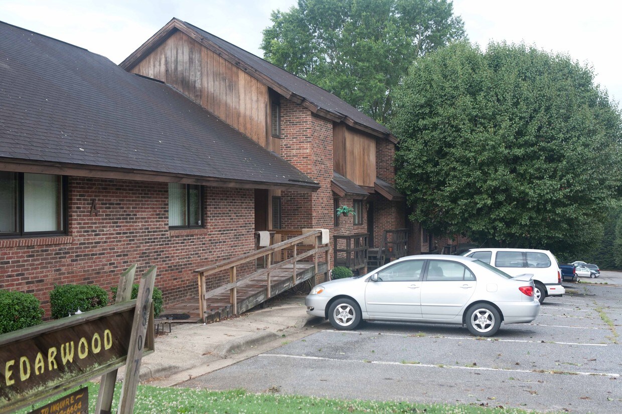 Foto principal - Cedar Wood Apartments