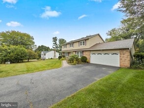 Building Photo - 10034 Chatelaine Cir