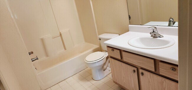 Foto del edificio - 5451 Vineland Rd