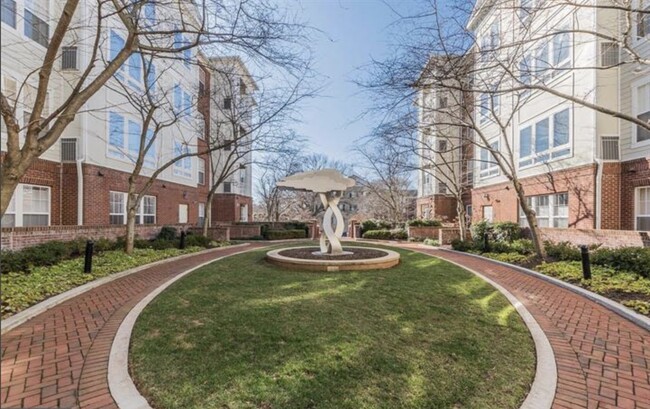 Foto del edificio - 801 S Greenbrier St