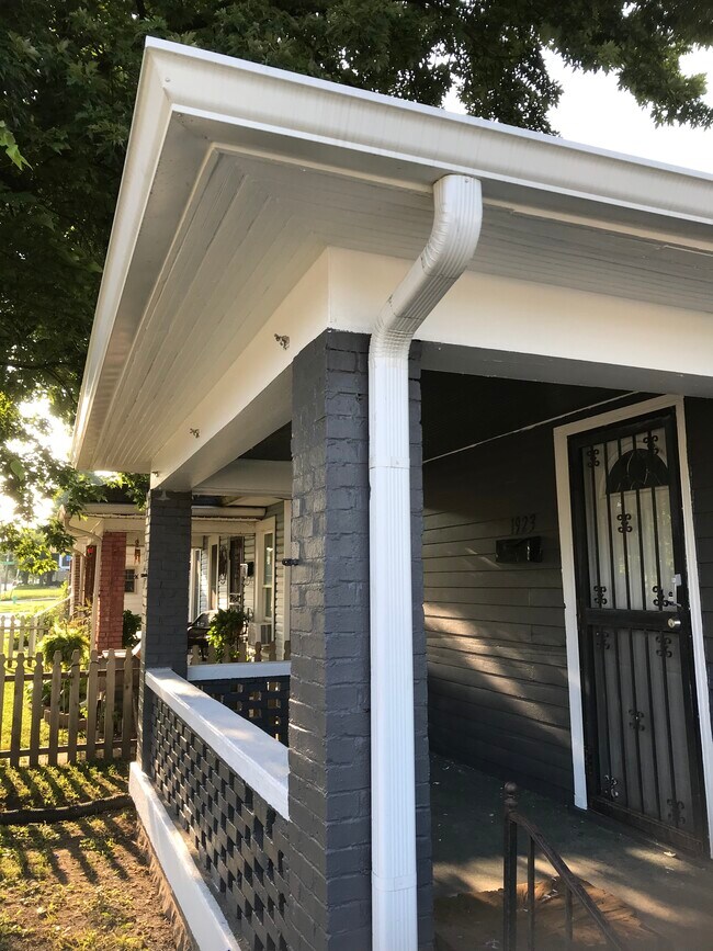 Front porch - 1923 W 10th St