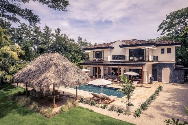 Building Photo - 90 Reserva De Golf