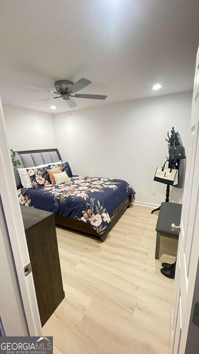 Foto del edificio - 3230 Centerglen Ln