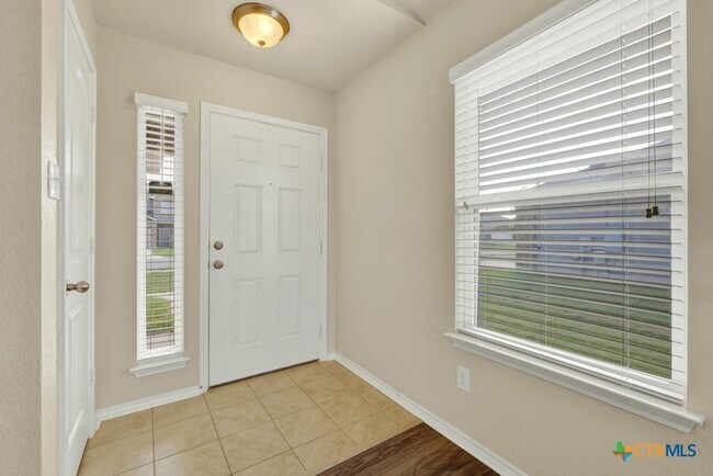 Foto del edificio - 1512 Doncaster Dr