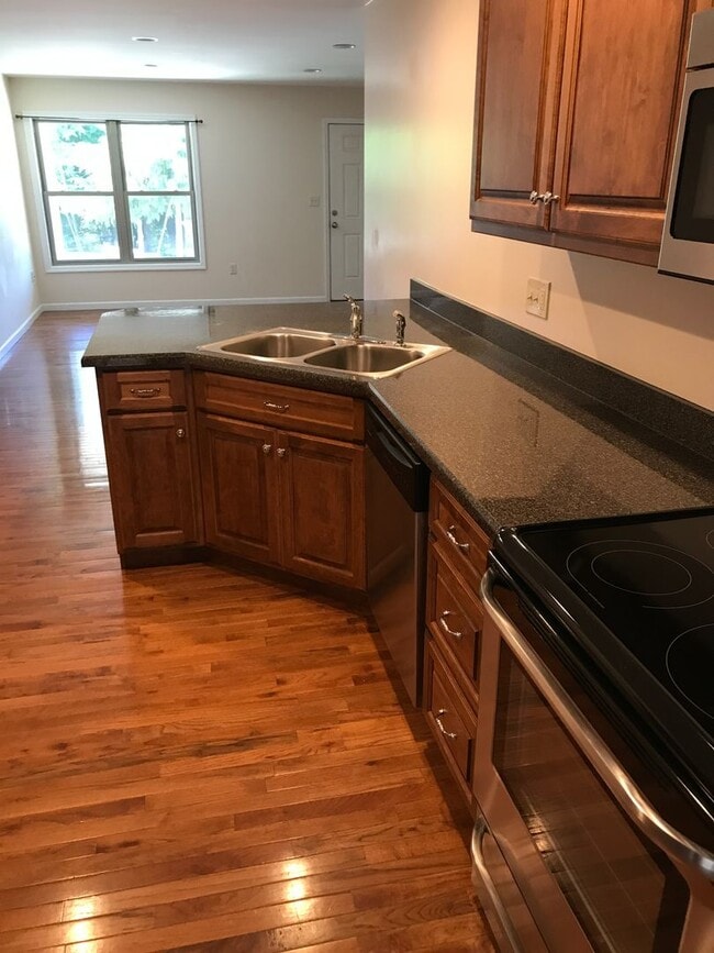 Building Photo - 239 W Beaver St