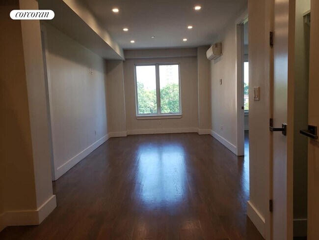 Building Photo - 532 E 142nd St