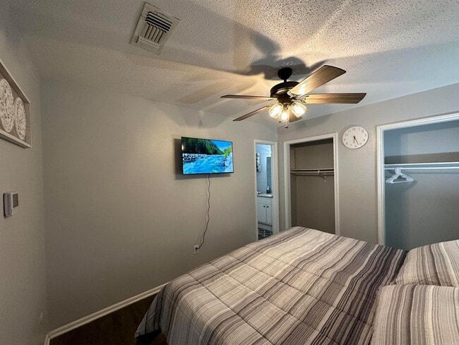 Building Photo - 3801 Elizabeth St