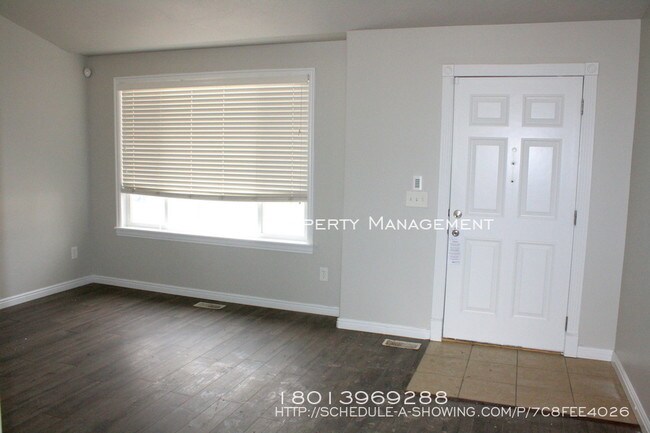Building Photo - West Jordan Multi-level 6 Bed Home