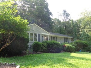 Building Photo - 455 Hoyt St