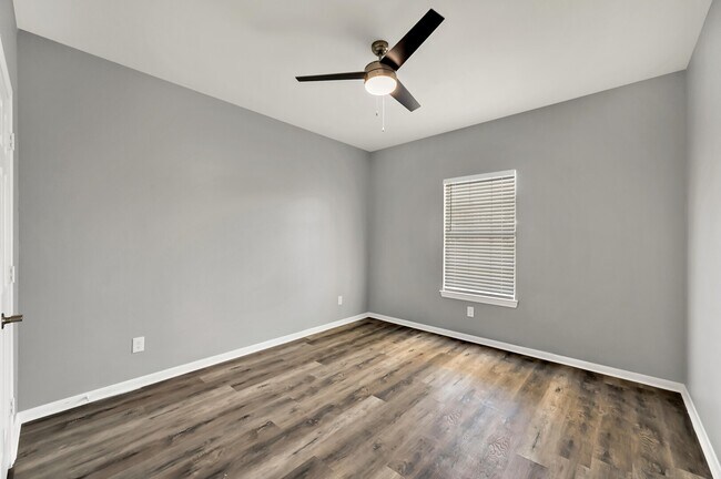 Foto del edificio - 1500 James Ave