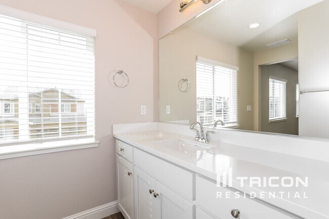 Foto del edificio - 2118 Comstock Ln