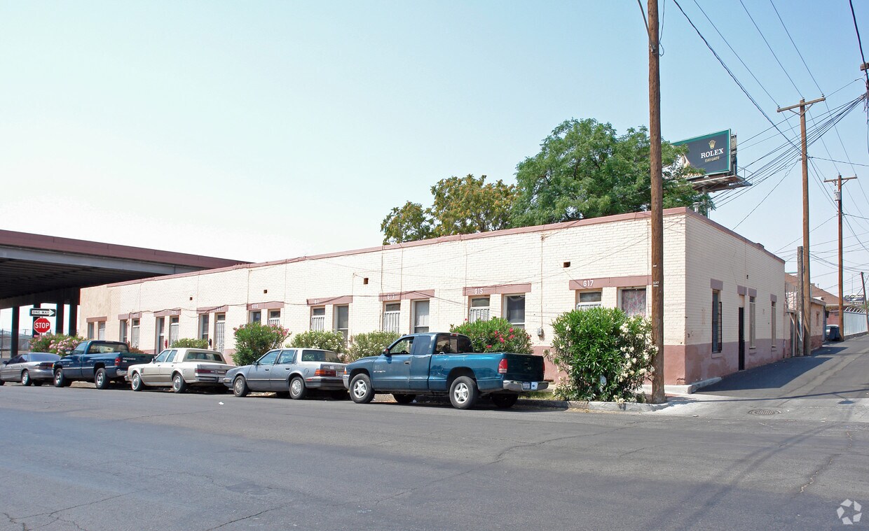 Building Photo - 601-617 Dallas St