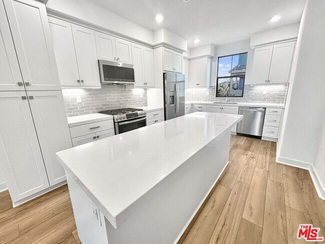 Foto del edificio - 61 Harness Wy