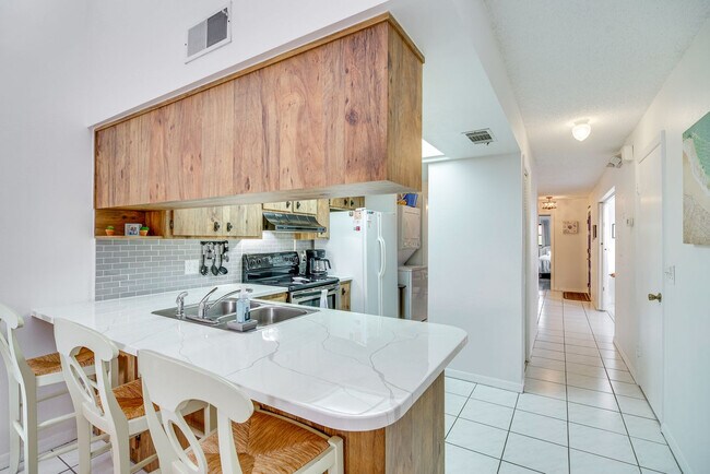 Building Photo - 301 Markley Ct