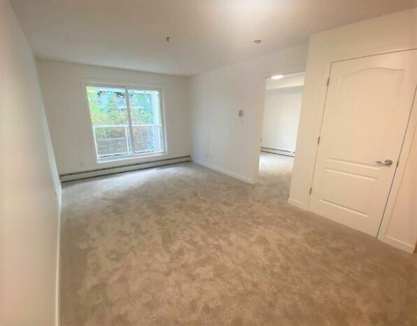 Photo du bâtiment - 12838-12865 65 St NW