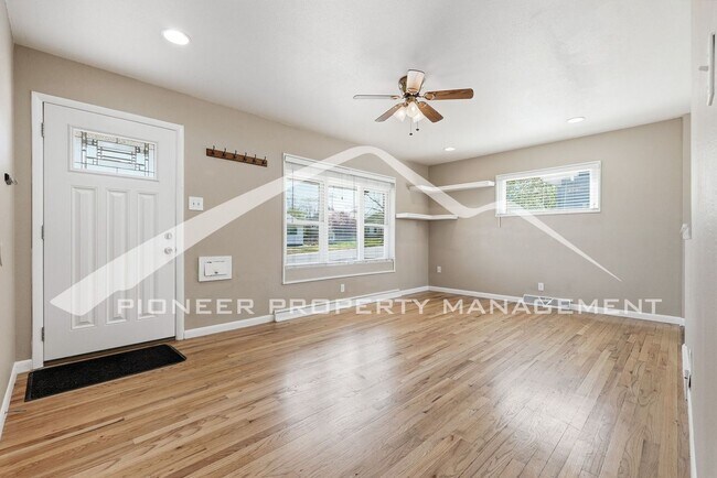 Foto del edificio - Lovely Single Family Home Fenced in Yard and Central AC
